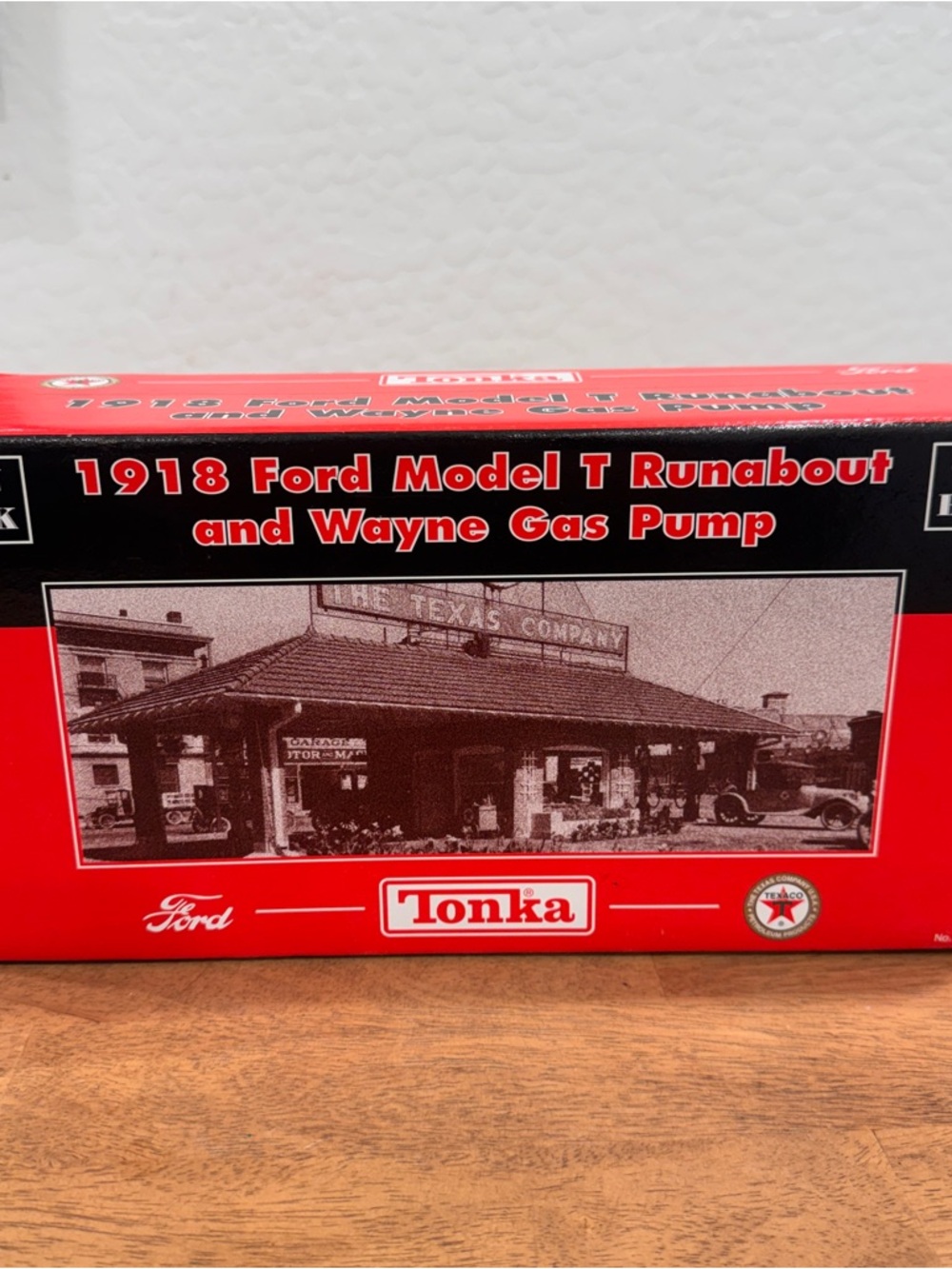 Vintage Tonka 1918 Ford Model T Runabout Wayne Gas Pump Coin Bank New